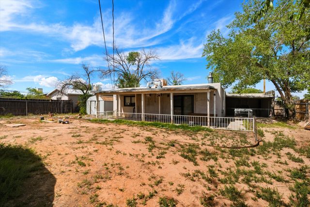 5420 MOUNTAIN Road NE, Albuquerque, NM 87110