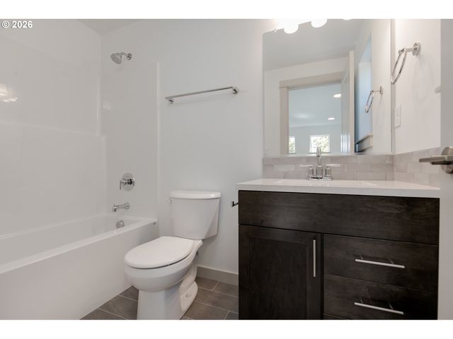 3714 WELDON Ln, Eugene, OR 97403