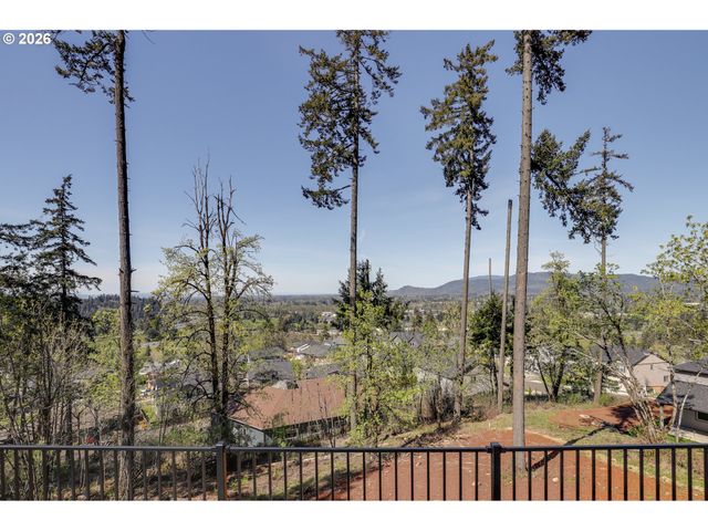 3714 WELDON Ln, Eugene, OR 97403