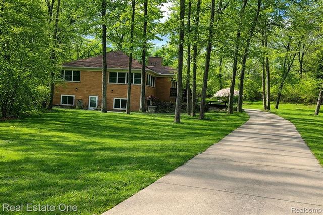 27634 Wellington Street, Farmington, MI 48334
