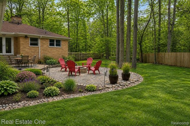 27634 Wellington Street, Farmington, MI 48334