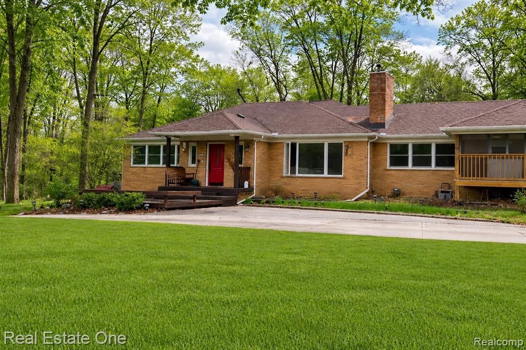 27634 Wellington Street, Farmington, MI 48334