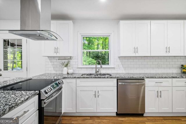 3212 Foxwood Trail SE, Smyrna, GA 30082