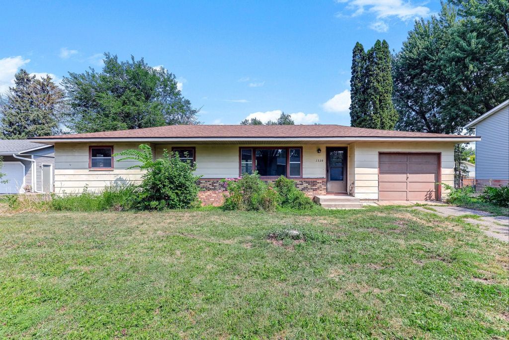 1334 21st Street W, Hastings, MN 55033 — exterior