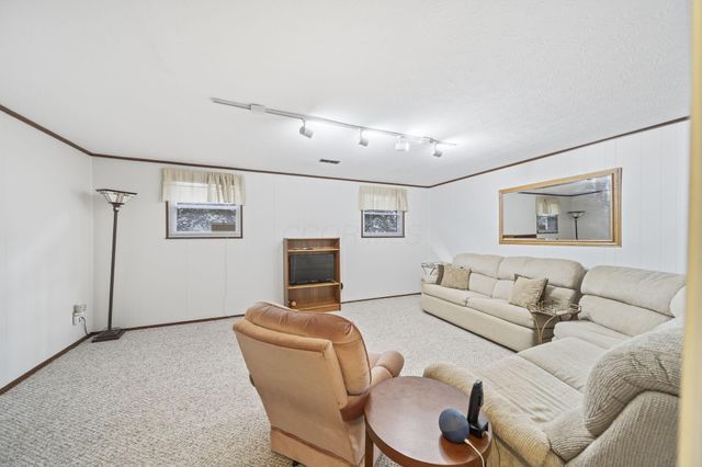 439 Canterwood Court, Columbus, OH 43230