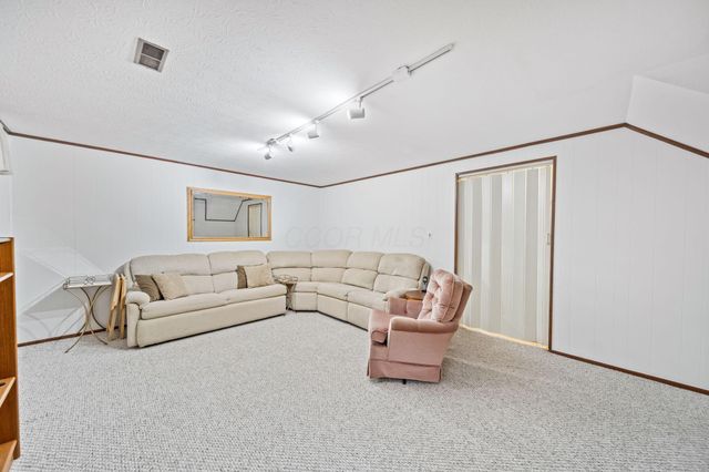 439 Canterwood Court, Columbus, OH 43230