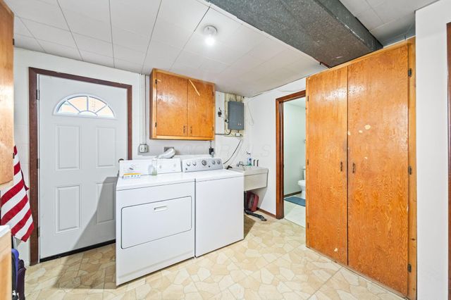 439 Canterwood Court, Columbus, OH 43230