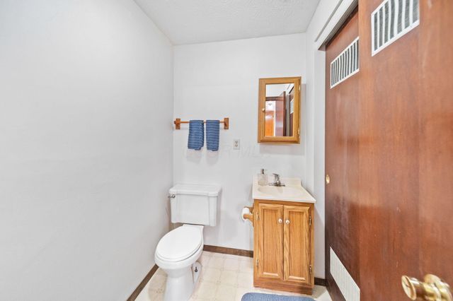 439 Canterwood Court, Columbus, OH 43230