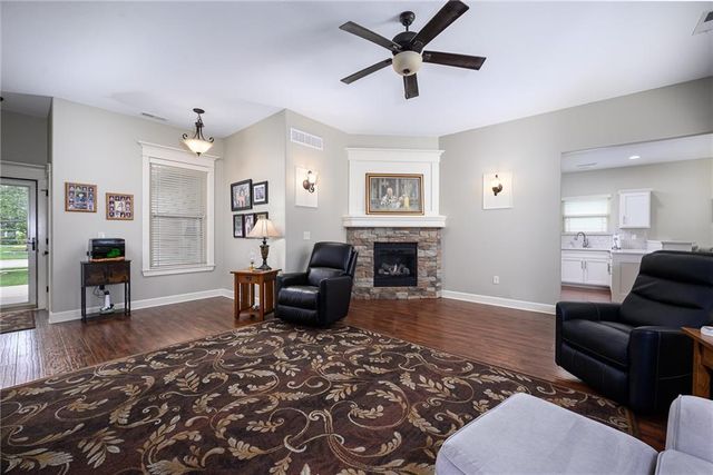 4125 Seele Way, Lawrence, KS 66049