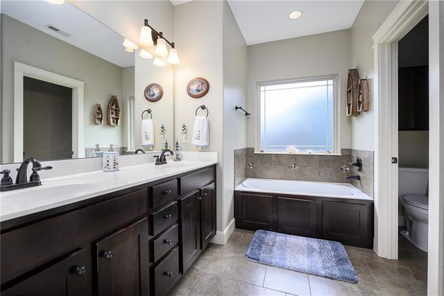 4125 Seele Way, Lawrence, KS 66049