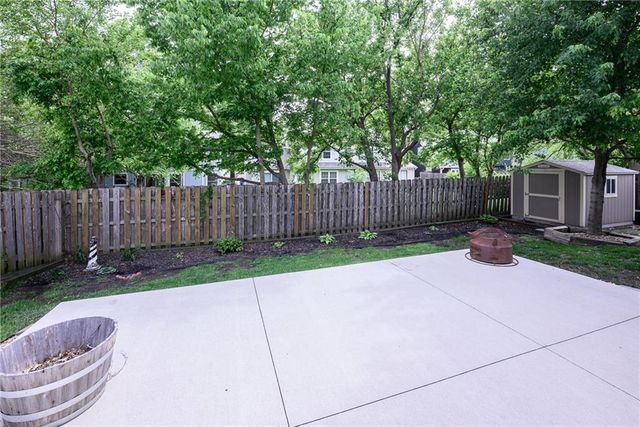 4125 Seele Way, Lawrence, KS 66049