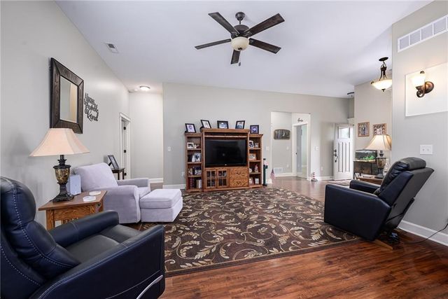 4125 Seele Way, Lawrence, KS 66049