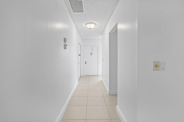 1021 Flame Vine Avenue, Delray Beach, FL 33445