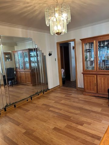 7130 S Richmond Street, Chicago, IL 60629