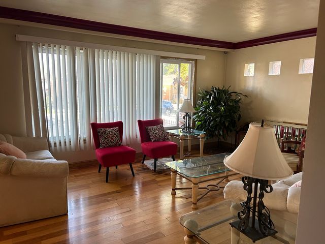 7130 S Richmond Street, Chicago, IL 60629