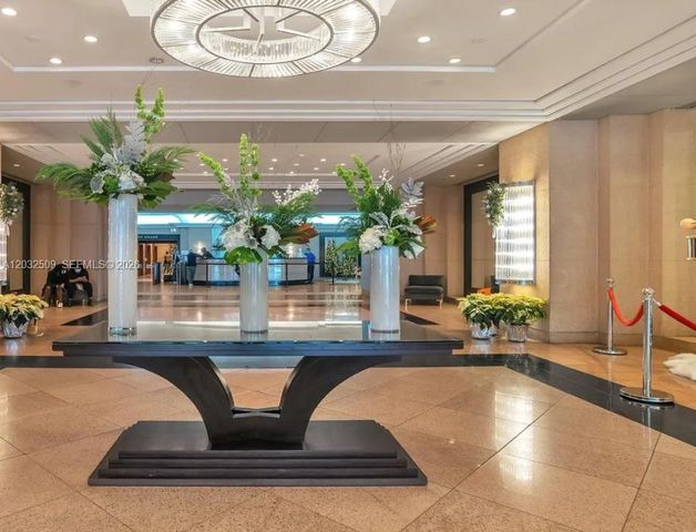 1717 N Bayshore Dr A-1533, Miami, FL 33132