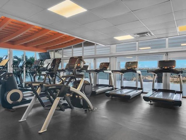 1717 N Bayshore Dr A-1533, Miami, FL 33132