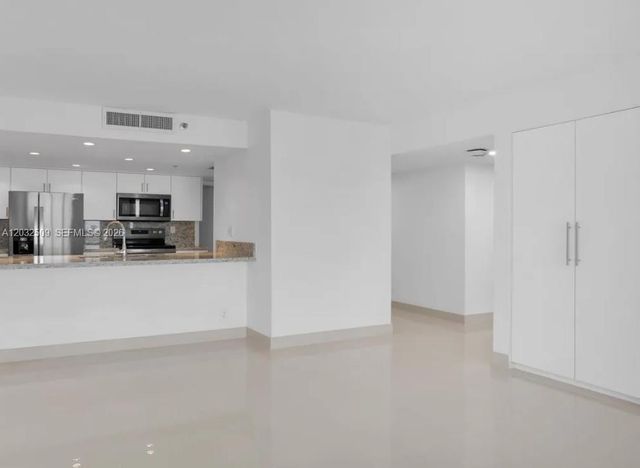 1717 N Bayshore Dr A-1533, Miami, FL 33132