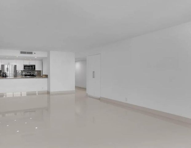 1717 N Bayshore Dr A-1533, Miami, FL 33132