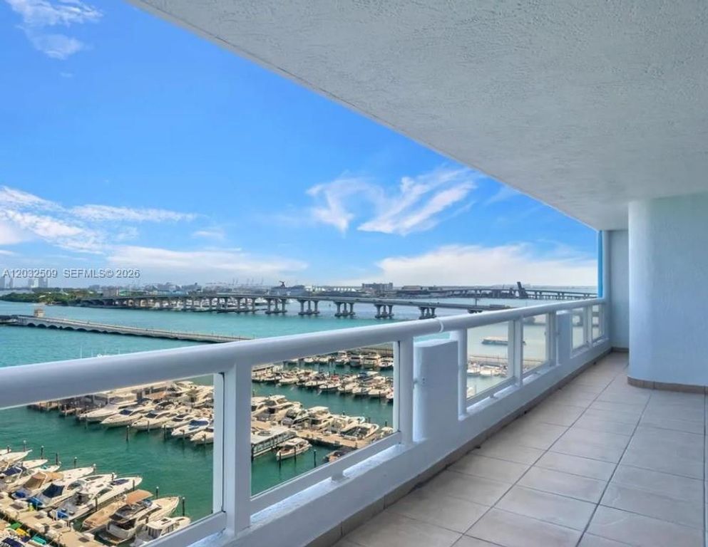 1717 N Bayshore Dr A-1533, Miami, FL 33132
