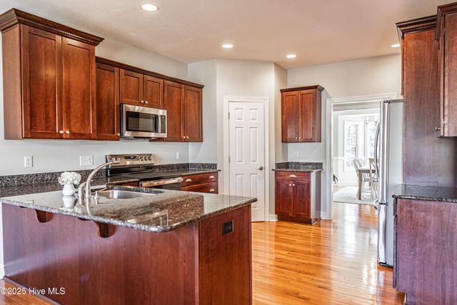 112 Mccracken Drive, West End, NC 27376