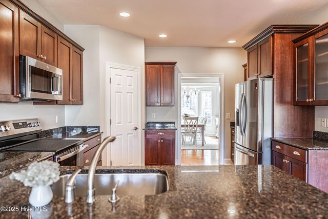 112 Mccracken Drive, West End, NC 27376