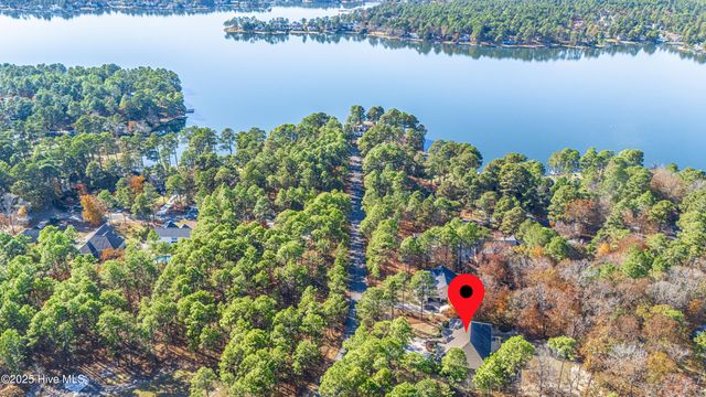 112 Mccracken Drive, West End, NC 27376