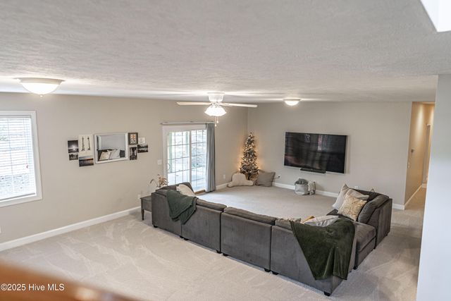 112 Mccracken Drive, West End, NC 27376