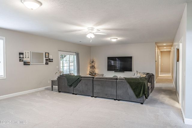 112 Mccracken Drive, West End, NC 27376