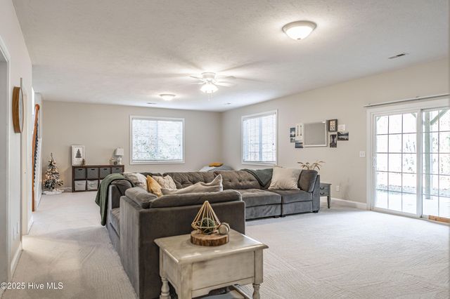 112 Mccracken Drive, West End, NC 27376