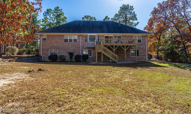 112 Mccracken Drive, West End, NC 27376