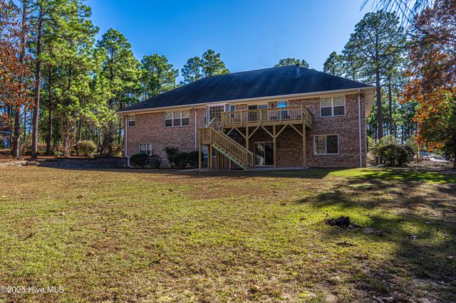 112 Mccracken Drive, West End, NC 27376