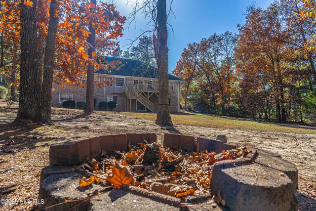 112 Mccracken Drive, West End, NC 27376