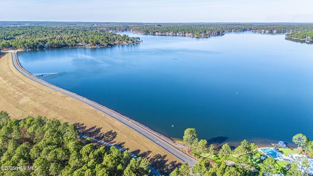 112 Mccracken Drive, West End, NC 27376