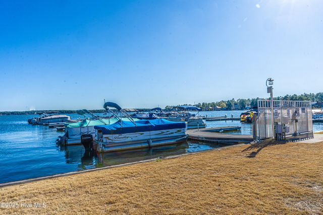 112 Mccracken Drive, West End, NC 27376