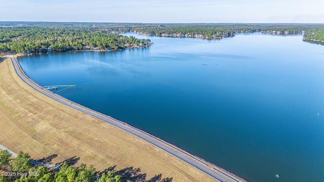 112 Mccracken Drive, West End, NC 27376