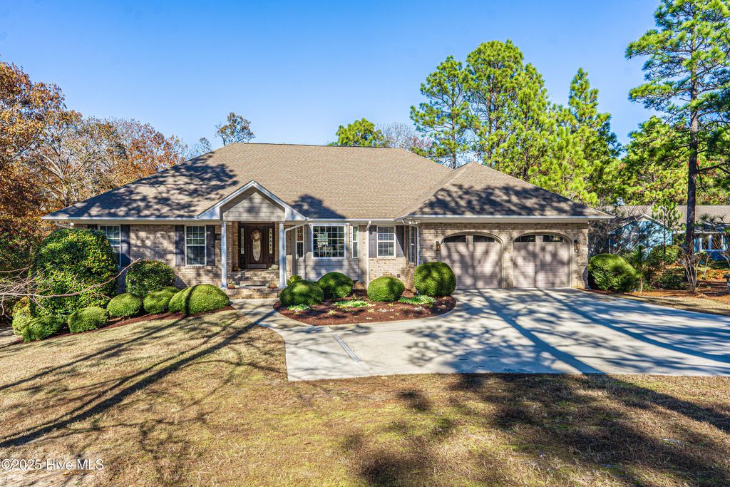112 Mccracken Drive, West End, NC 27376
