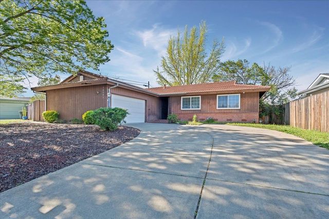 10505 Ambassador Dr, Rancho Cordova, CA 95670
