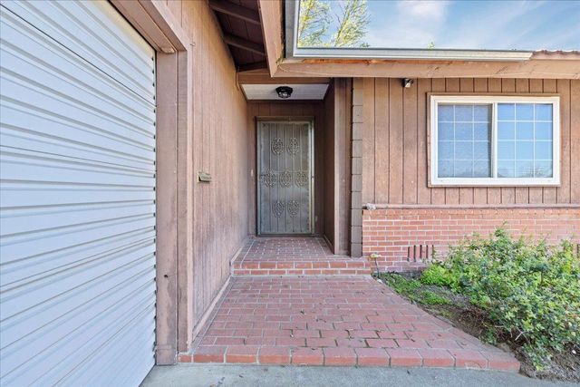 10505 Ambassador Dr, Rancho Cordova, CA 95670