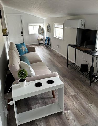 6002 72ND AVENUE N, Pinellas Park, FL 33781