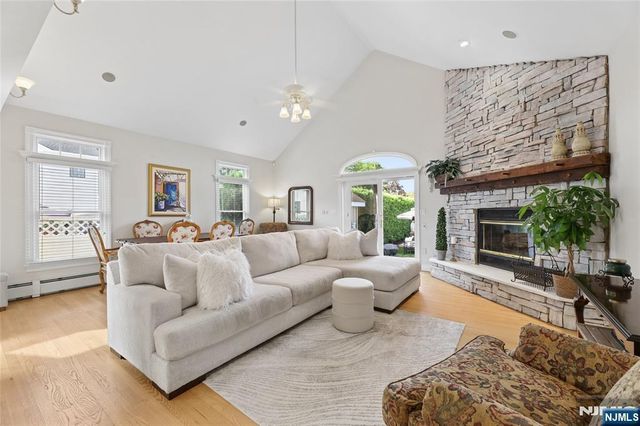 599 Oak Avenue, Saddle Brook, NJ 07663