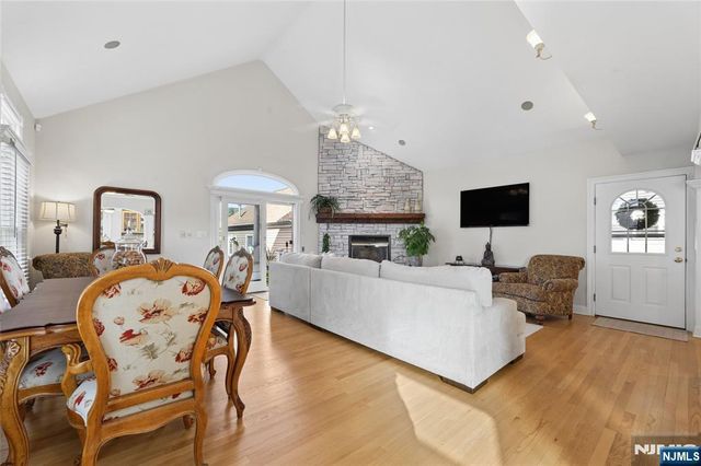 599 Oak Avenue, Saddle Brook, NJ 07663