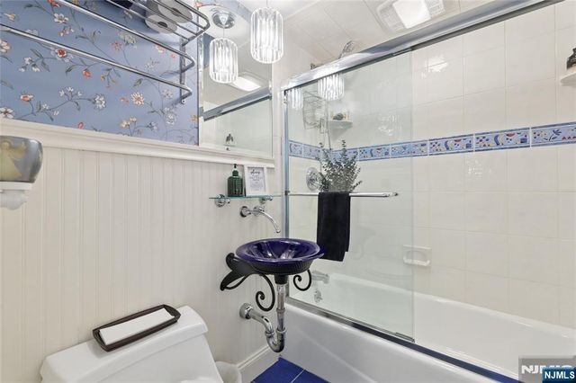599 Oak Avenue, Saddle Brook, NJ 07663