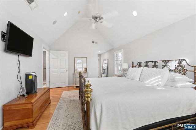 599 Oak Avenue, Saddle Brook, NJ 07663