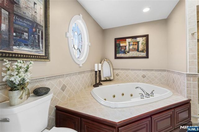 599 Oak Avenue, Saddle Brook, NJ 07663