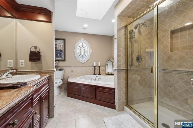 599 Oak Avenue, Saddle Brook, NJ 07663