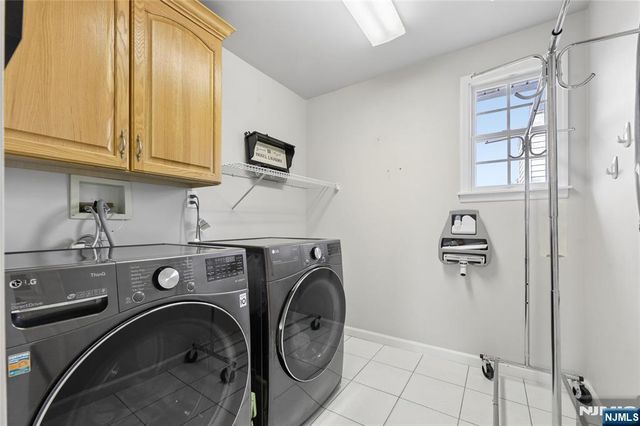 599 Oak Avenue, Saddle Brook, NJ 07663