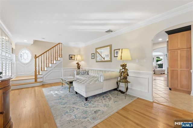 599 Oak Avenue, Saddle Brook, NJ 07663