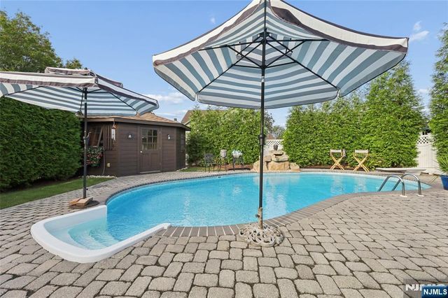 599 Oak Avenue, Saddle Brook, NJ 07663