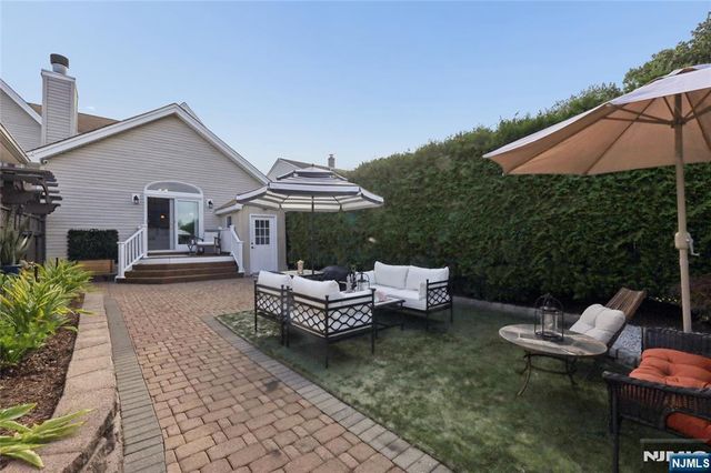 599 Oak Avenue, Saddle Brook, NJ 07663